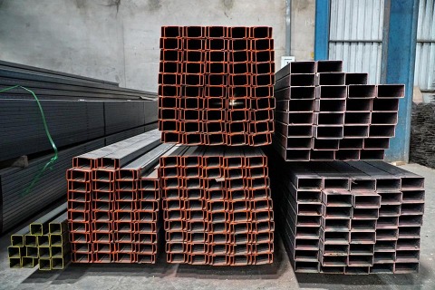 ร้านขายเหล็กก่อสร้าง